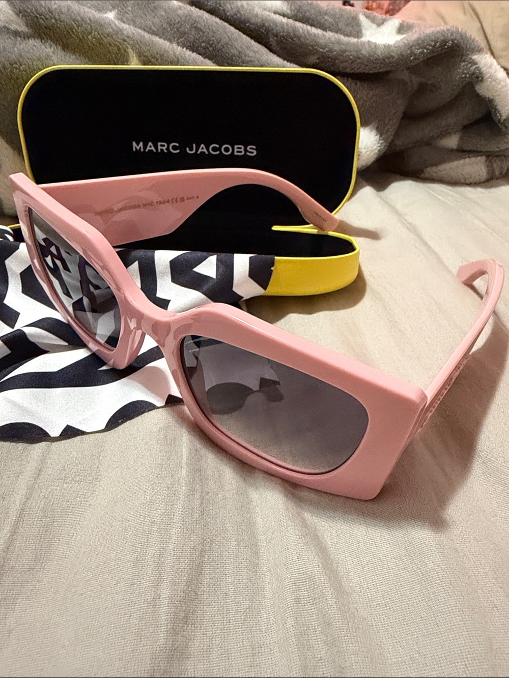 NWOT Marc Jacobs Pink Rectangular Sunglasses with Gray Lenses